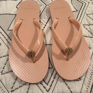 Tory Burch Flip Flops, blush in box
